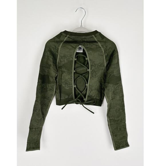 GymShark Adapt Camo Seamless Lace Up Back Crop Top Womens Small New Green B4A4U - Picture 5 of 9